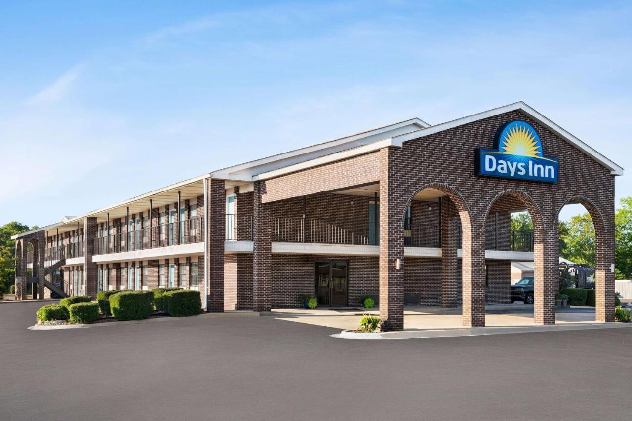 Days Inn By Wyndham Demopolis Bagian luar foto