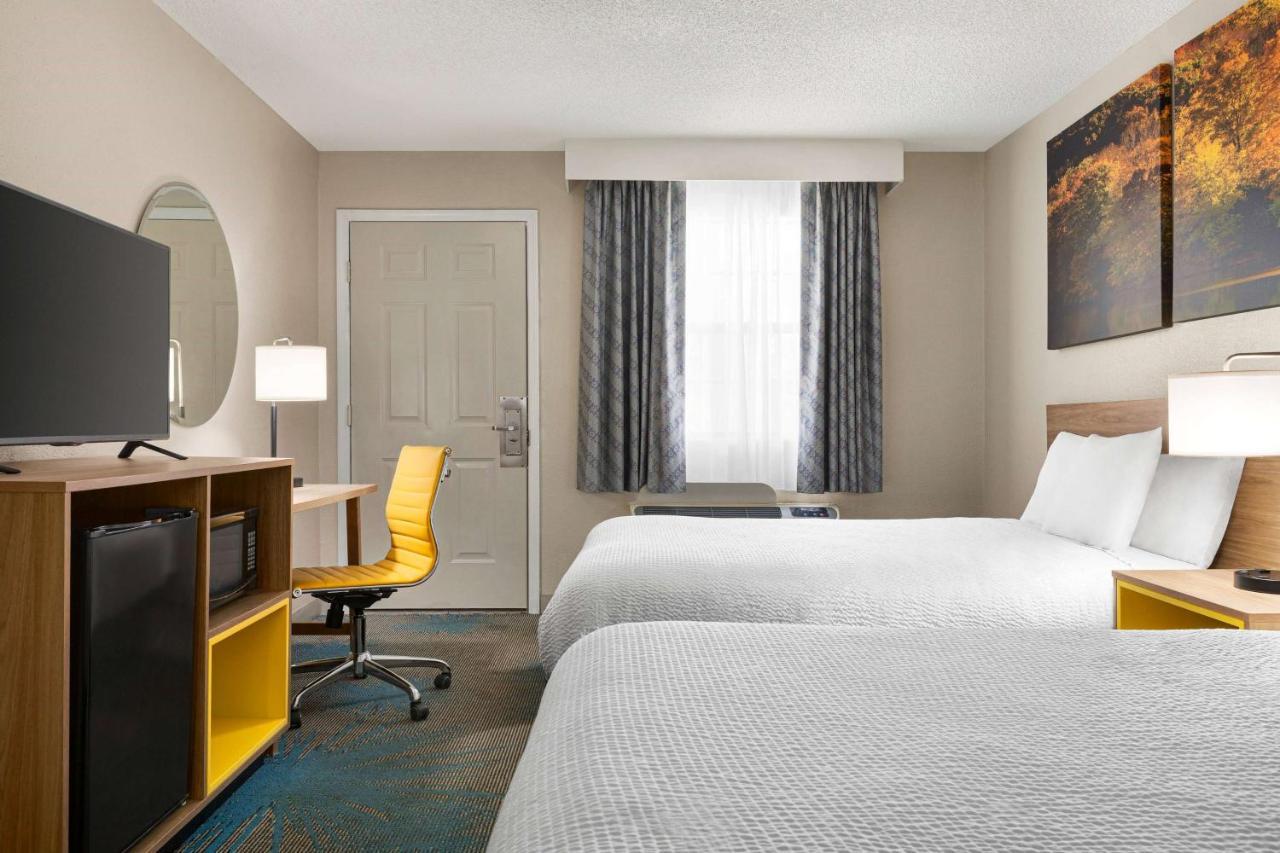 Days Inn By Wyndham Demopolis Bagian luar foto
