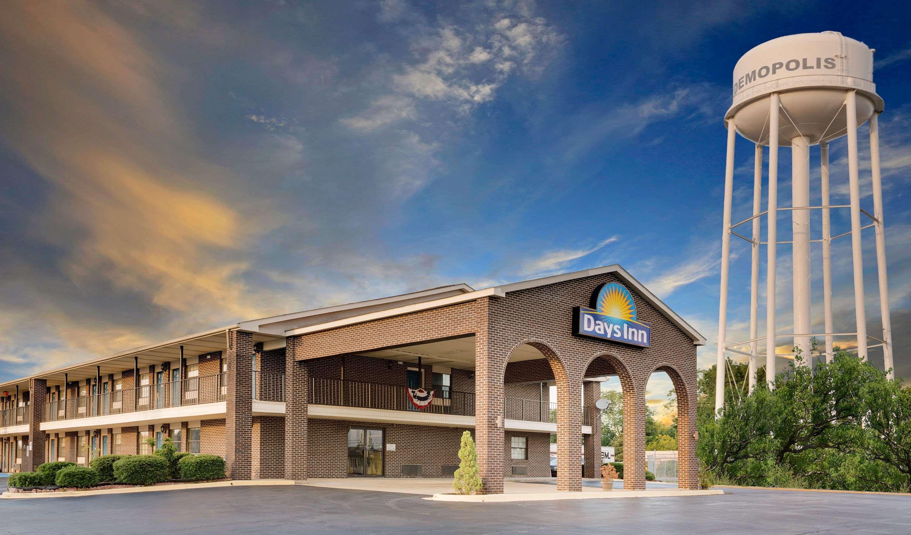 Days Inn By Wyndham Demopolis Bagian luar foto