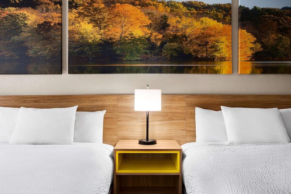 Days Inn By Wyndham Demopolis Bagian luar foto